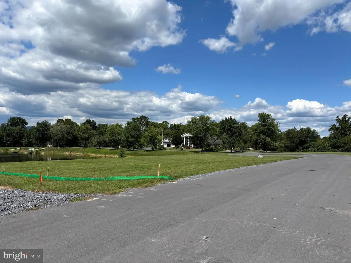 Meadowcreek Dr N, Chambersburg, PA 17202 - Image #1