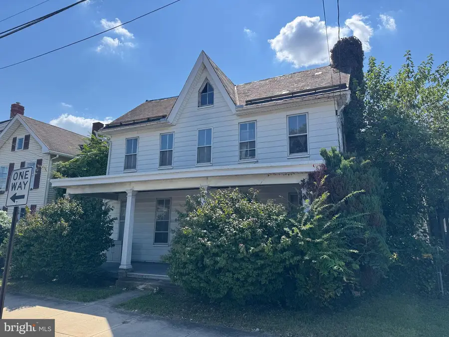 446 E Queen Street, Chambersburg, PA 17201 - Image #2