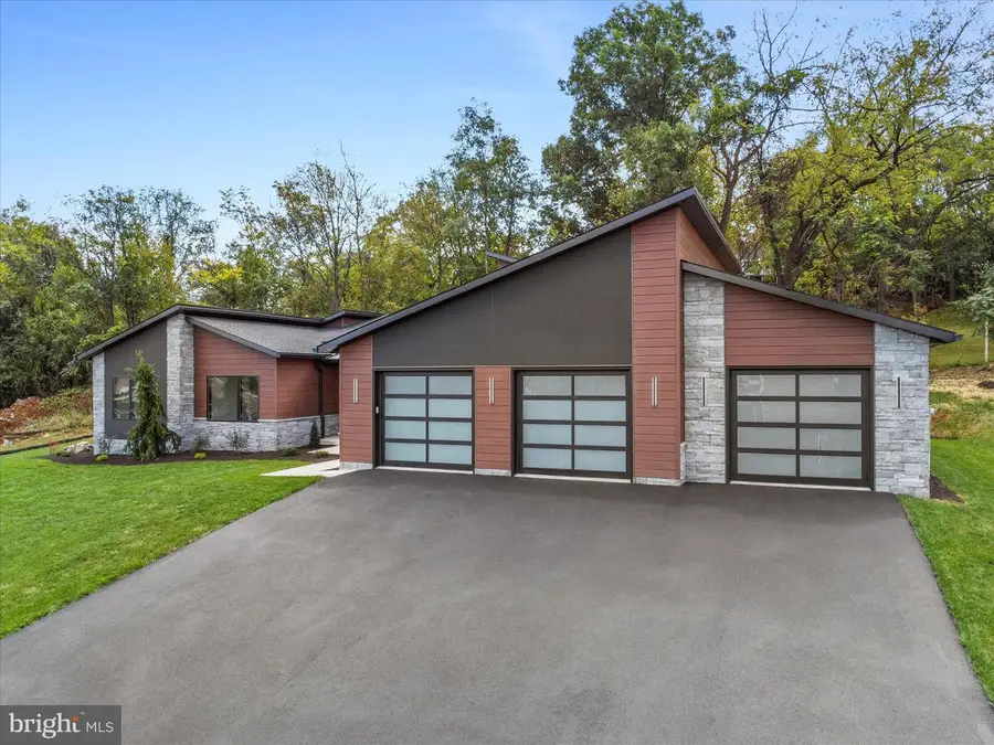 1868 Carrera Drive, Chambersburg, PA 17202 - Image #2