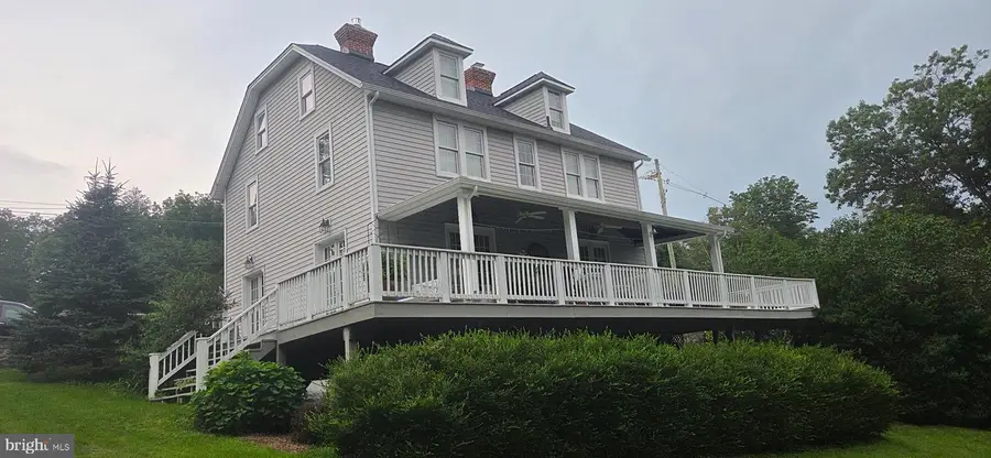 14946 Charmian Rd, Blue Ridge Summit, PA 17214 - Image #3