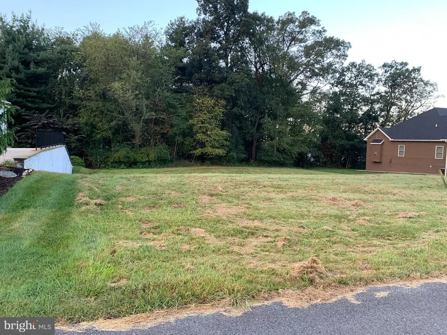 7073 Killarney Dr, Fayetteville, PA 17222 - Image #2