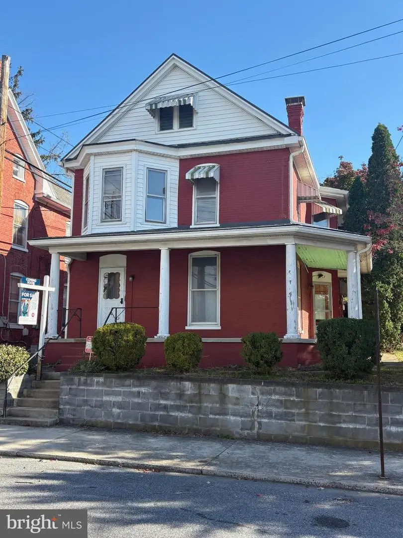 25 Fairview Ave, Waynesboro, PA 17268 - Image #1