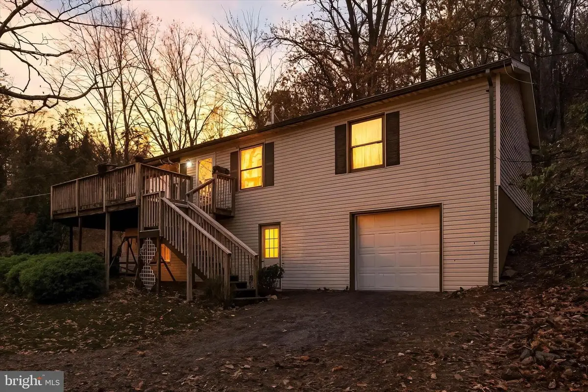 12702 Skiway Dr, Waynesboro, PA 17268 - #1