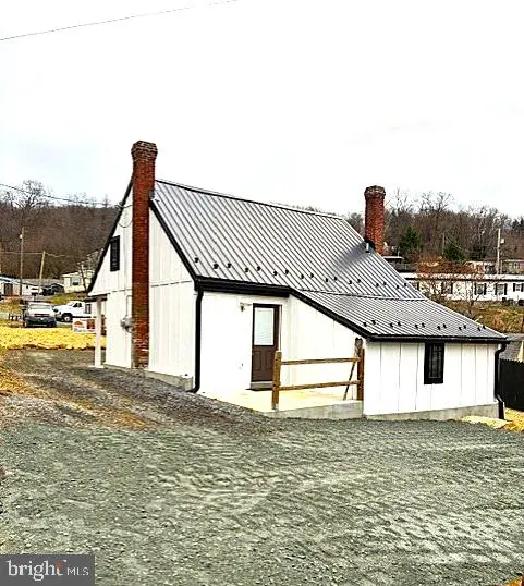 8604 Bakner Rd, Waynesboro, PA 17268 - Image #2