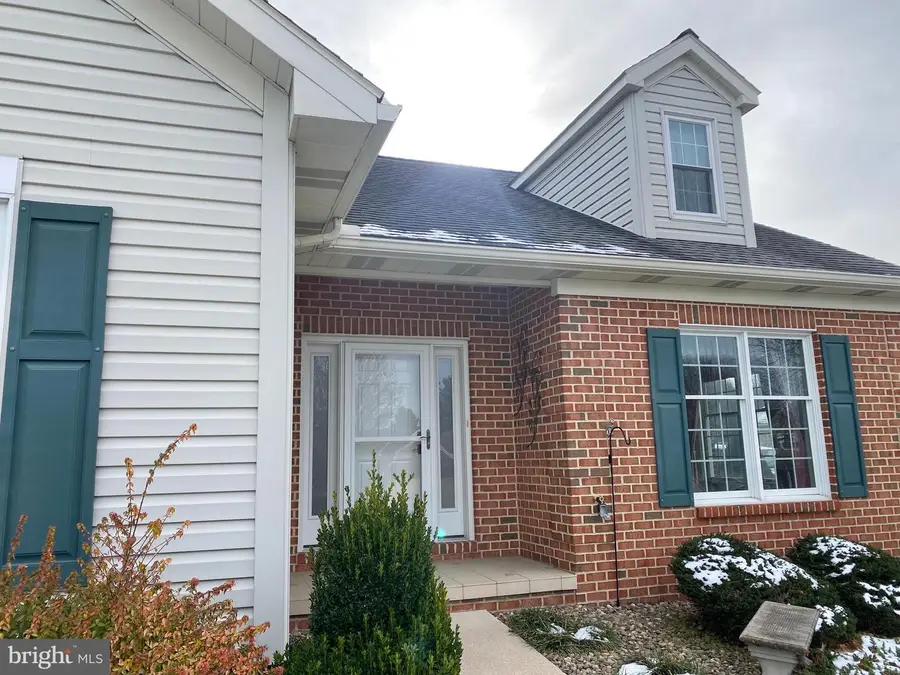 1476 Spring Side Dr E, Chambersburg, PA 17202 - Image #2