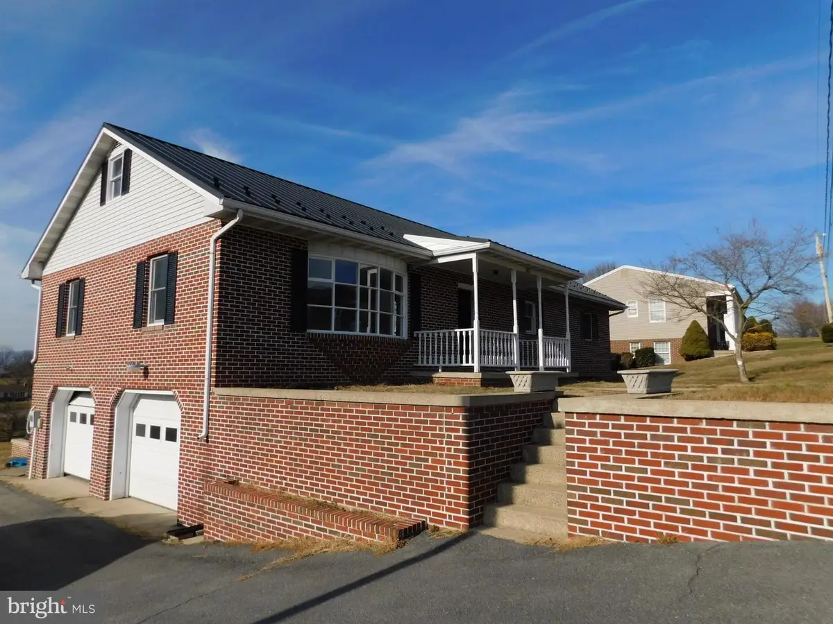 315 Cherry Lane Dr, Chambersburg, PA 17202 - #1