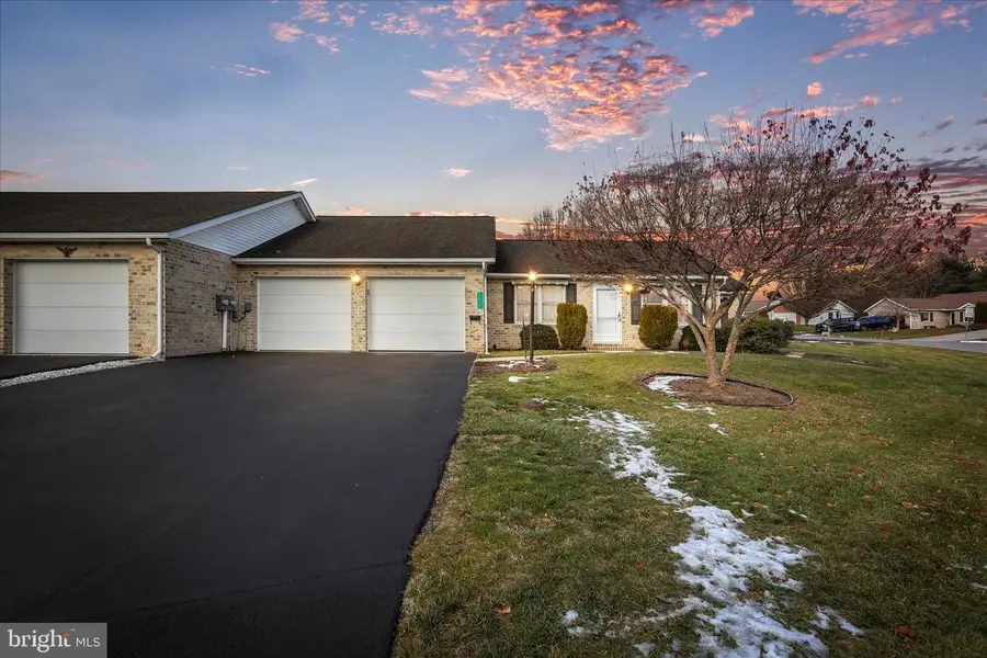 2419 Mccleary Dr, Chambersburg, PA 17201 - Image #2