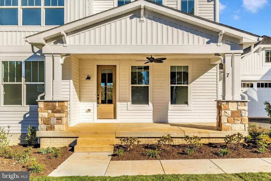 1383 Shannon Dr S, Greencastle, PA 17225 - Image #2