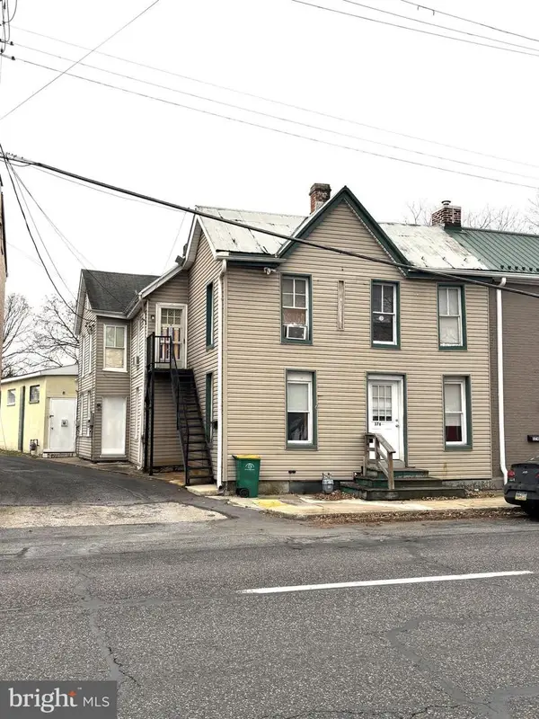 376 Lincoln Way E, CHAMBERSBURG, PA 17201