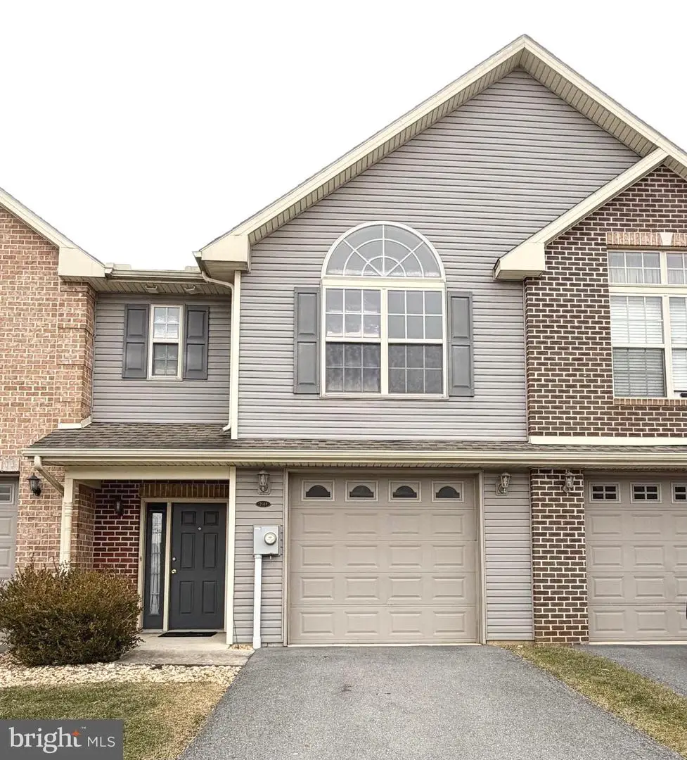 2048 Powell Dr, Chambersburg, PA 17201 - Image #1