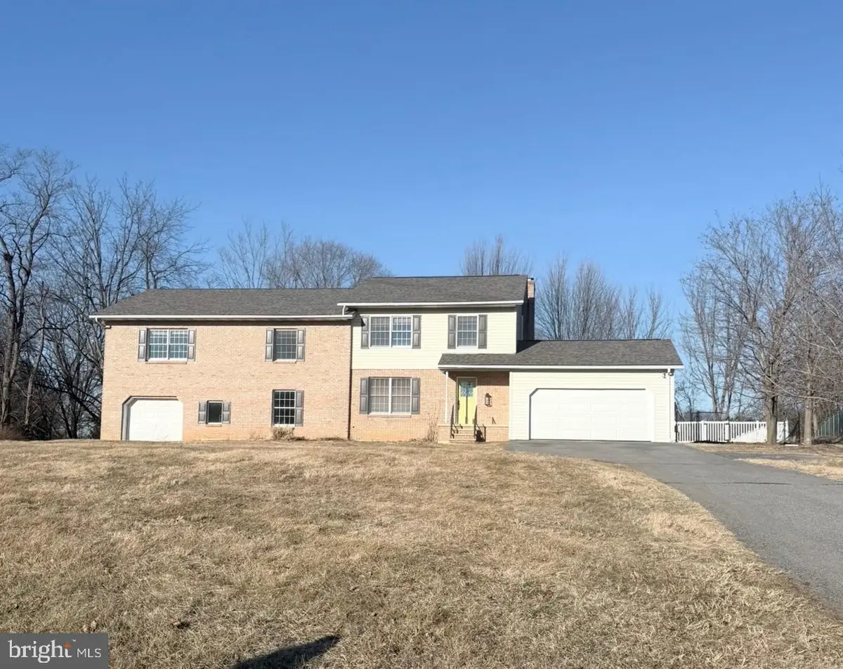 805 Antrim Lane, Greencastle, PA 17225 - Image #1