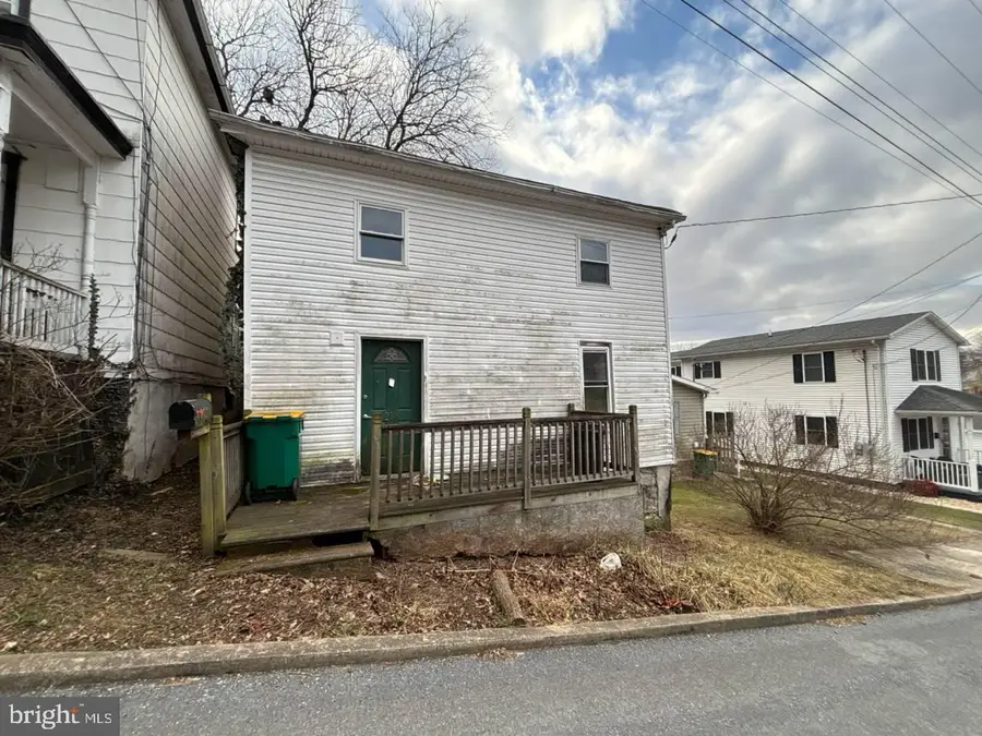 218 E North St, Waynesboro, PA 17268 - Image #2