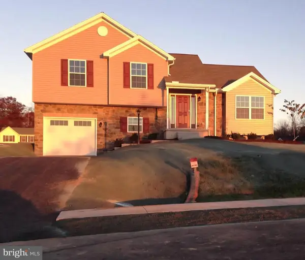 398 Hykes Road East, GREENCASTLE, PA 17225