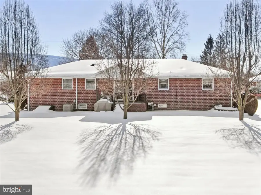 13405 Meadowview Ave, Waynesboro, PA 17268 - Image #2