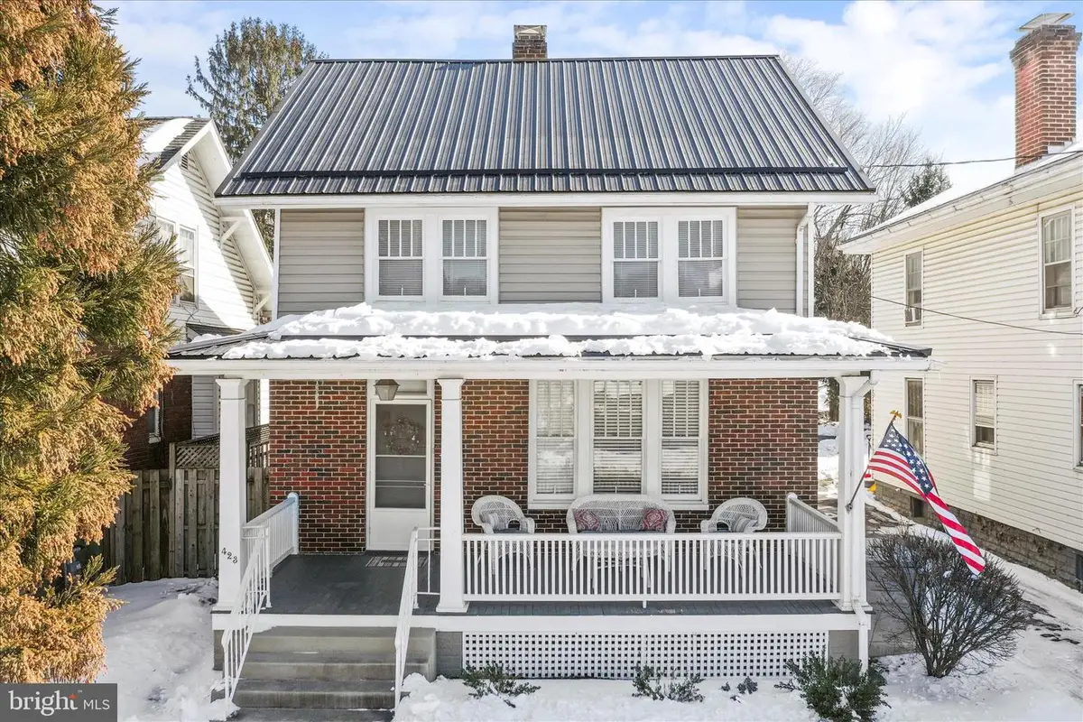 423 S Potomac St, Waynesboro, PA 17268 - #1