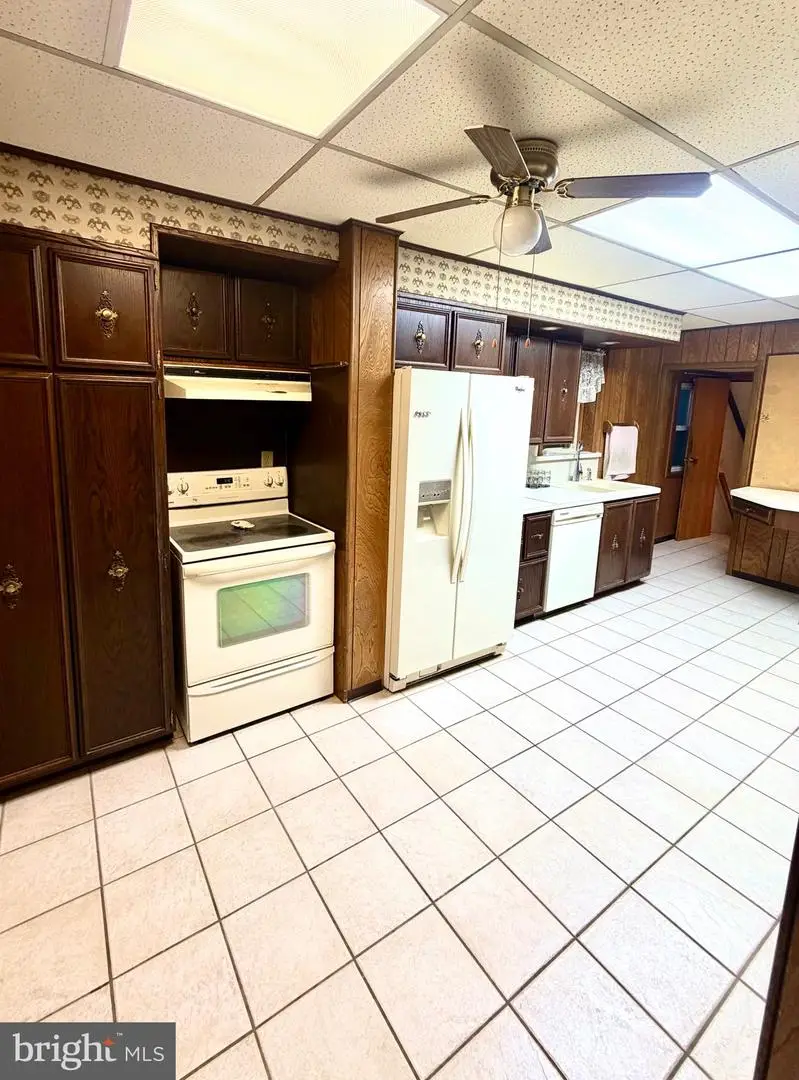 337 S 6th St, Chambersburg, PA 17201 - #3