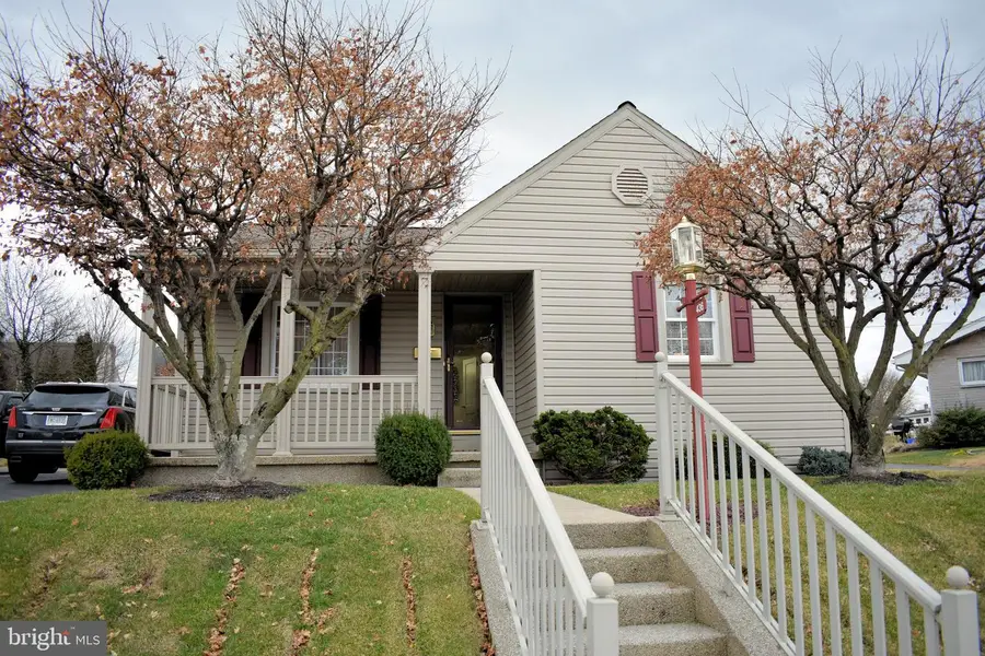 436 Grandview Ave, Chambersburg, PA 17201 - #3