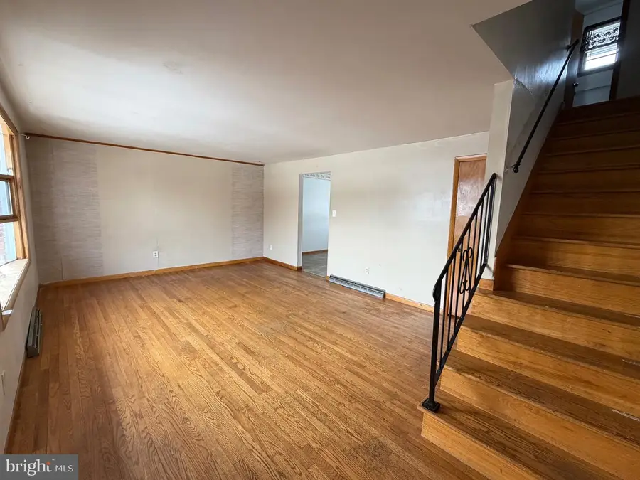 631 Hollywell Ave, Chambersburg, PA 17201 - #2