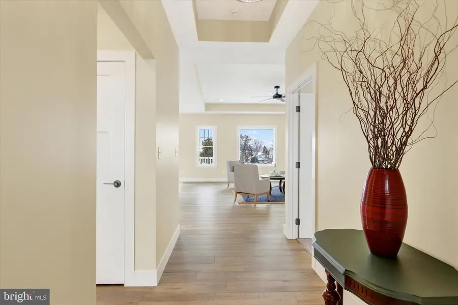 6195 Merion Dr, Fayetteville, PA 17222 - Image #2