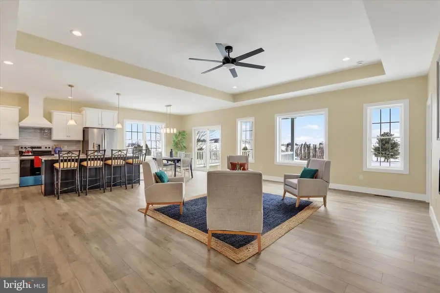 6195 Merion Dr, Fayetteville, PA 17222 - Image #3