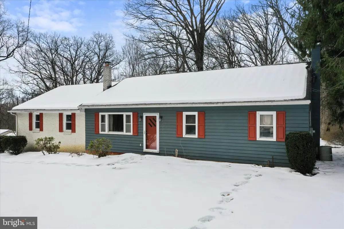 9654 Circle Dr, Chambersburg, PA 17201 - #1