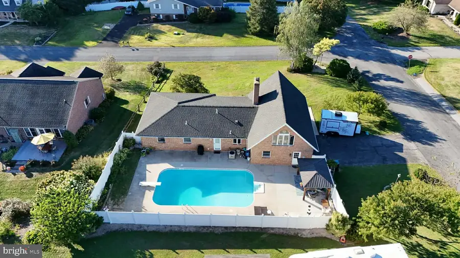 47 Emerald Dr, Chambersburg, PA 17202 - #3