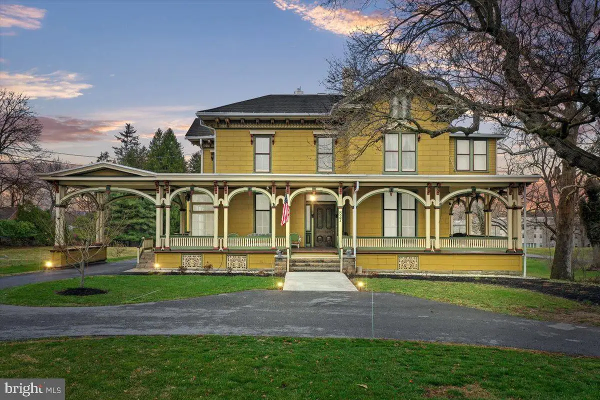 827 Philadelphia Avenue, Chambersburg, PA 17201 - #1