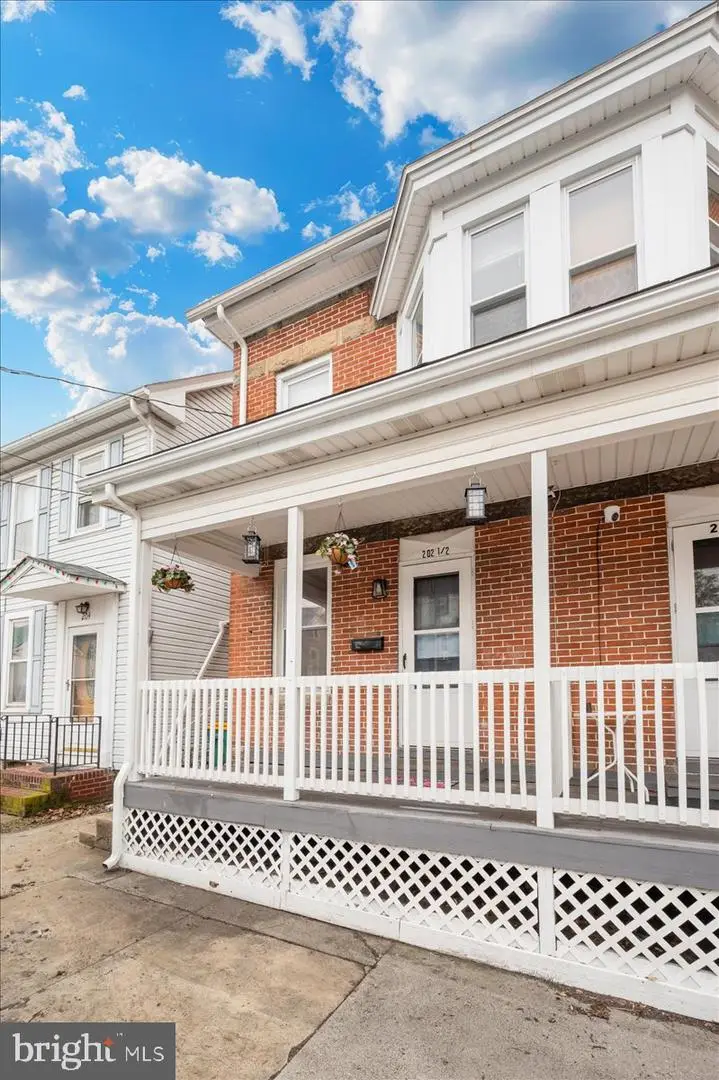 202 1/2 Park St, Waynesboro, PA 17268 - #1