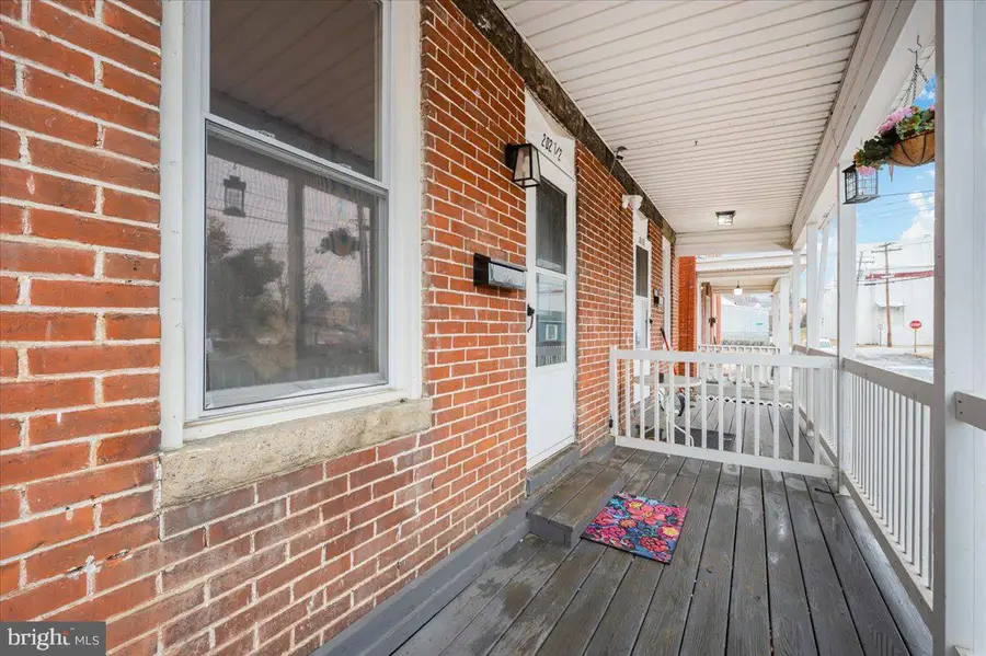 202 1/2 Park St, Waynesboro, PA 17268 - #2