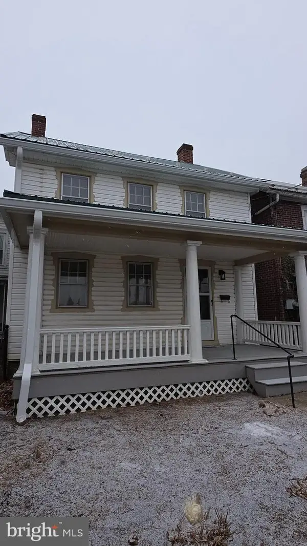 129 E Franklin St, GREENCASTLE, PA 17225