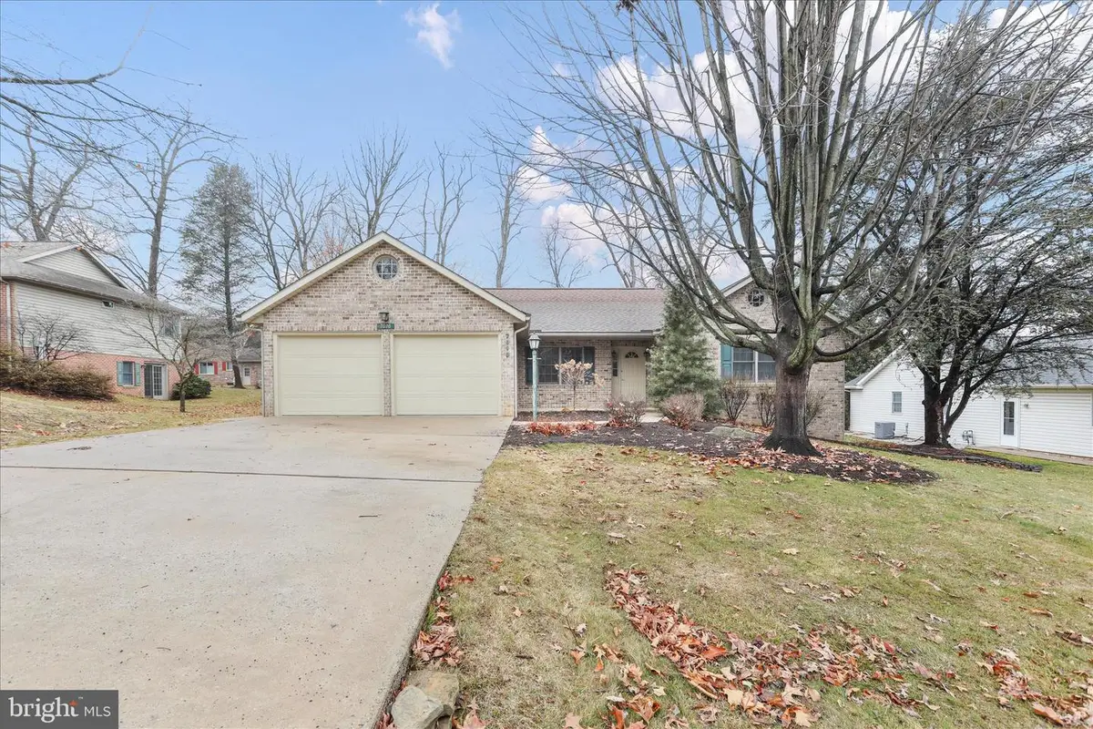 7010 Fairway Oaks, Fayetteville, PA 17222 - #1