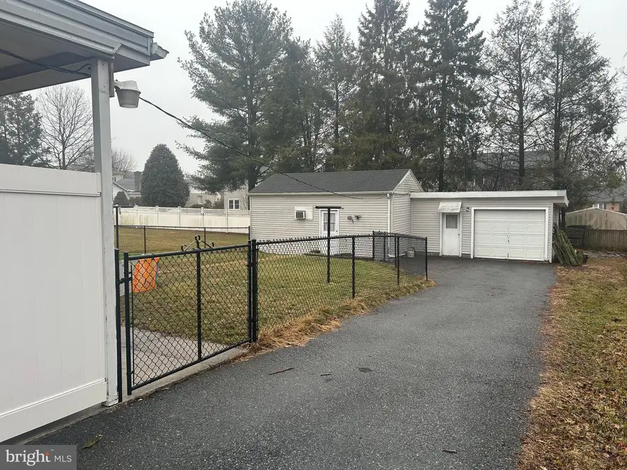 712 Stanley Avenue, Chambersburg, PA 17201 - #3