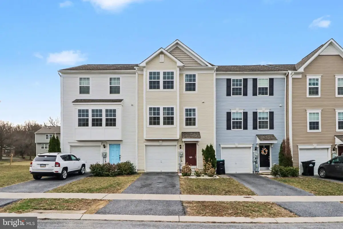 3566 Maplewood Ct, Fayetteville, PA 17222 - #1