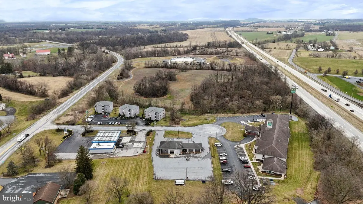 1424 Doron Dr, Chambersburg, PA 17202 - #1