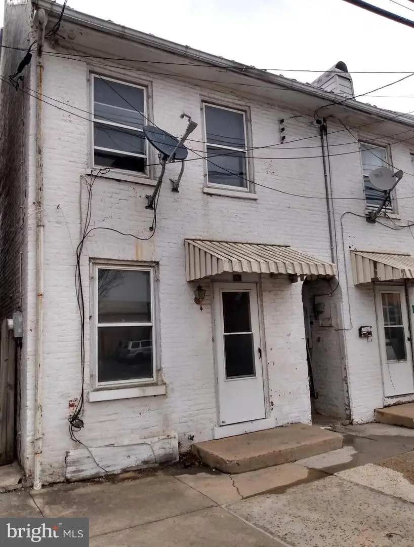 123 W King St, Chambersburg, PA 17201 - #1