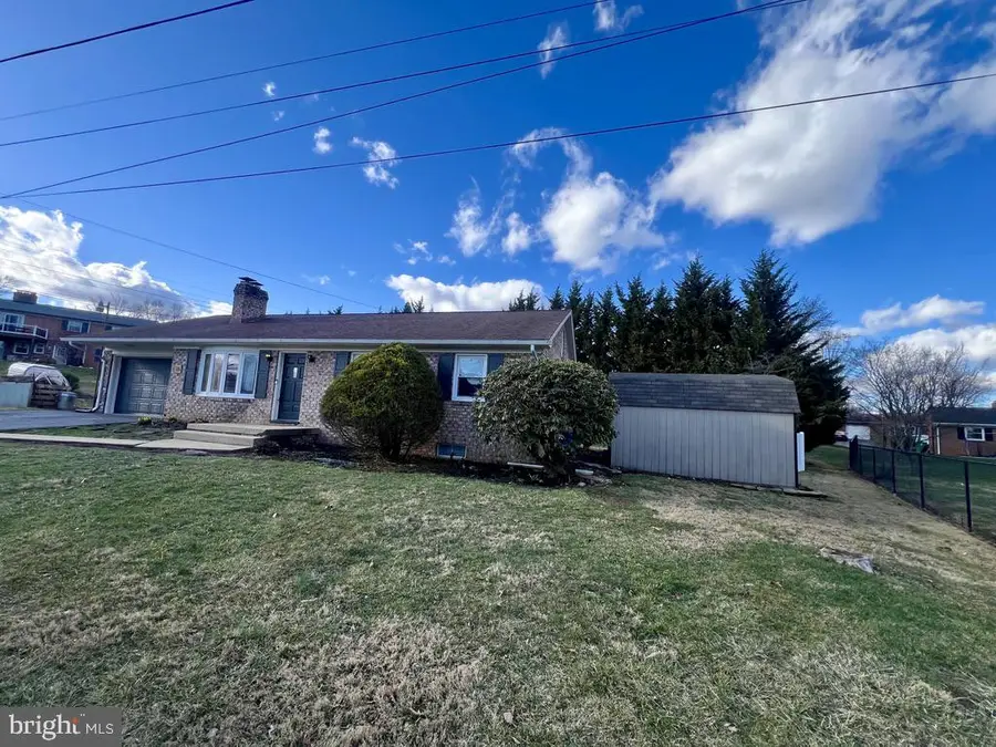 25 Birchway Dr, Chambersburg, PA 17202 - #3