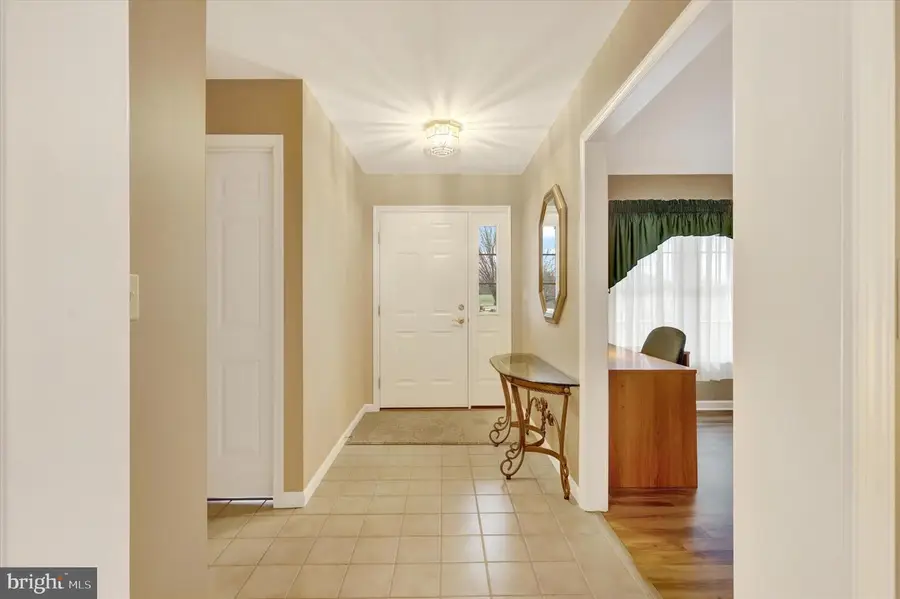 2324-d Aronimink Cir, Fayetteville, PA 17222 - #3