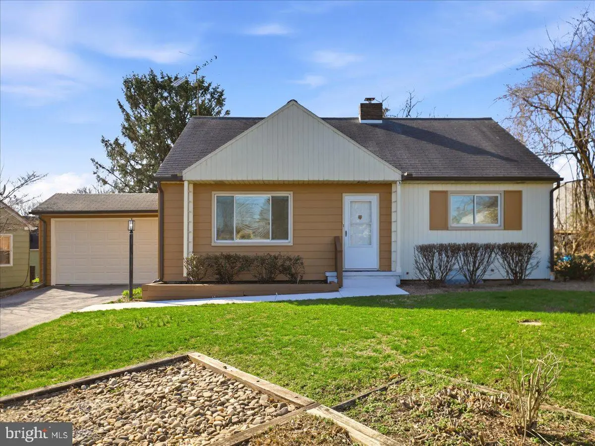 906 Strock Drive Dr, Chambersburg, PA 17202 - #1