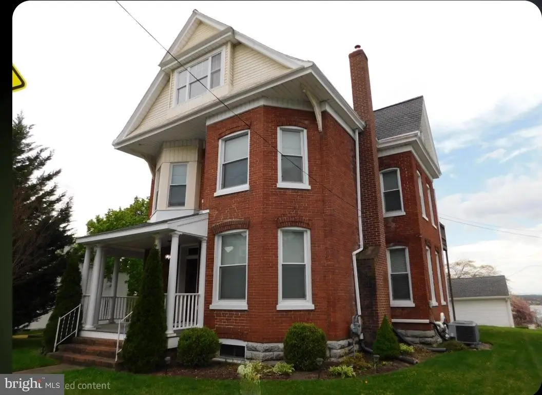 140 N Grant St, Waynesboro, PA 17268 - #1