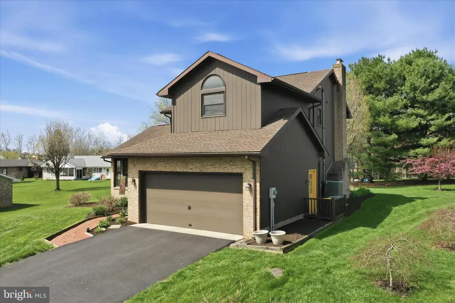 251 Stonegate Circle North N, Chambersburg, PA 17201 - #3