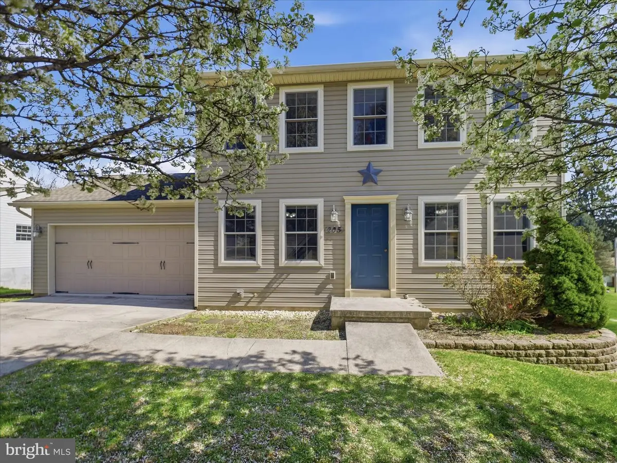 205 Crown Ct, Waynesboro, PA 17268 - #1