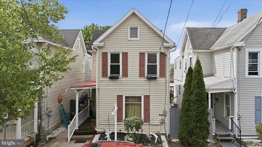254 W Queen St, Chambersburg, PA 17201 - #2