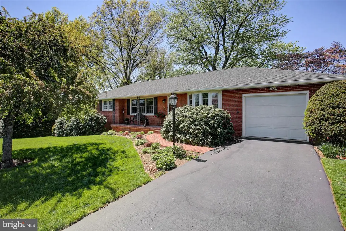 770 Joy Dr, Greencastle, PA 17225 - #1