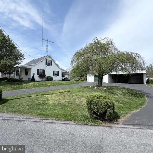 1077 Paper Mill Road, CHAMBERSBURG, PA 17202