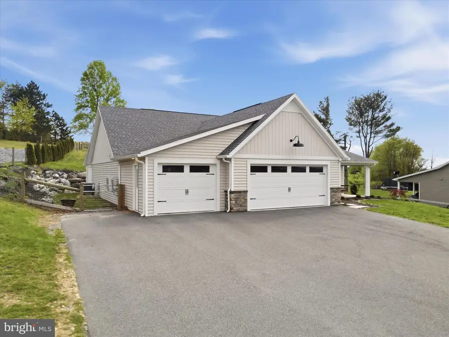 6270 Bikle Rd, Chambersburg, PA 17202 - #2