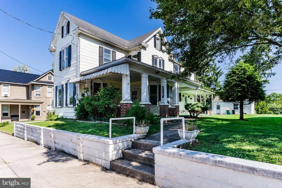 351 E E Catherine Street, Chambersburg, PA 17201 - #1