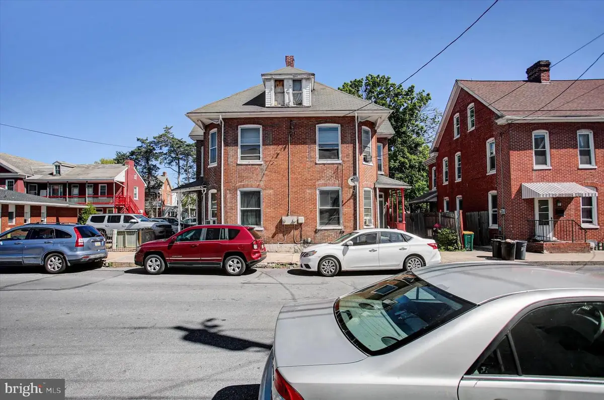 217 E Washington St, Chambersburg, PA 17201 - #1
