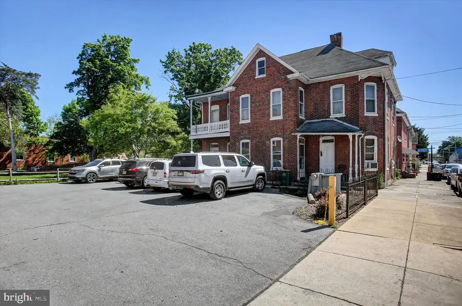 217 E Washington St, Chambersburg, PA 17201 - #3