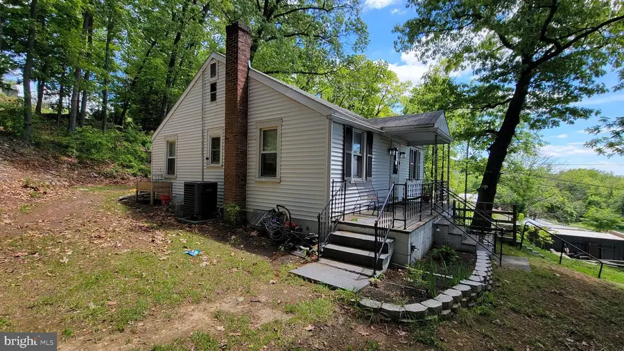 8958 Tomstown Rd, Waynesboro, PA 17268 - #2