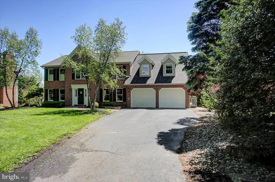 2635 Castlegreen Dr, Greencastle, PA 17225 - #2